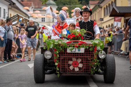Povorka ob dnevih narodnih noš in oblačilne dedščine (48)
